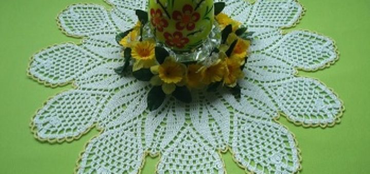 Вязание крючком. Салфетка в форме цветка ромашки